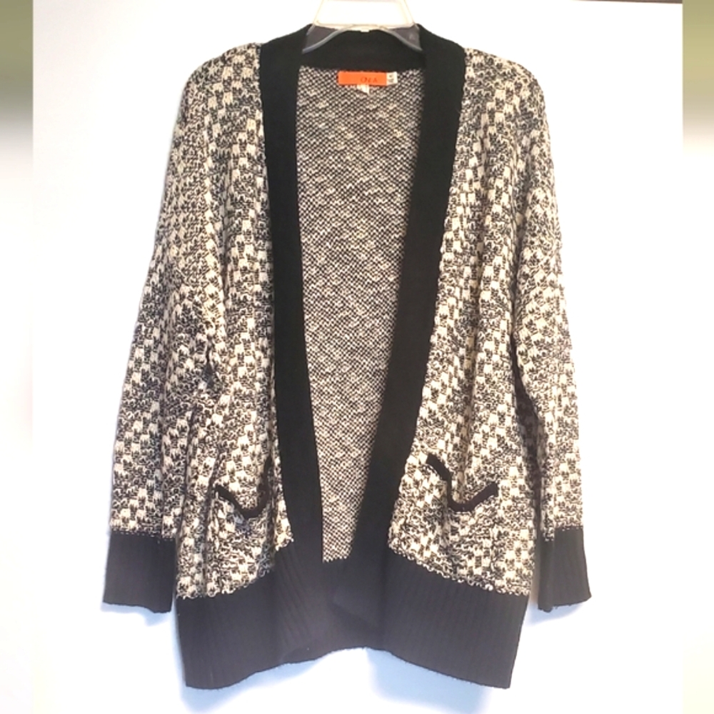 ONE A Black And White Open Front Cardigan Sweater M